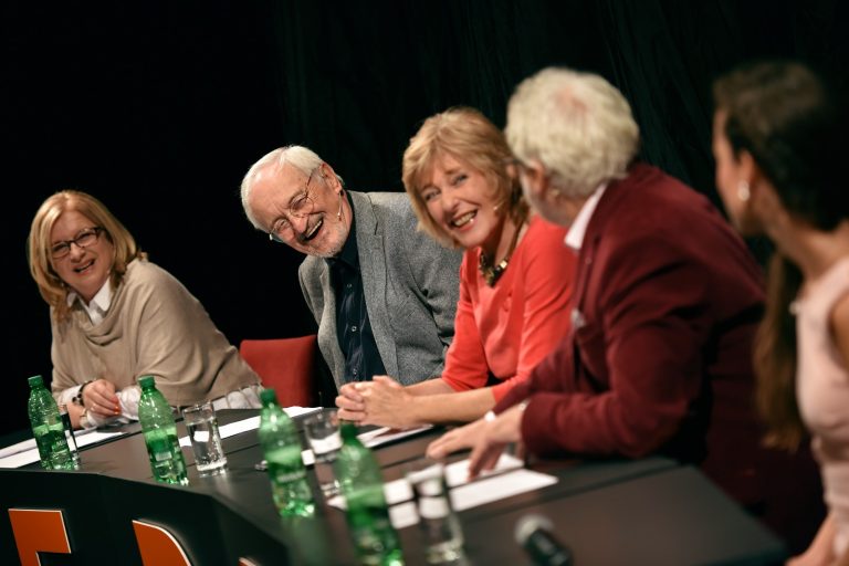 Zľava: Vacvalová, Lasica, Feldeková, Sedem bez záruky