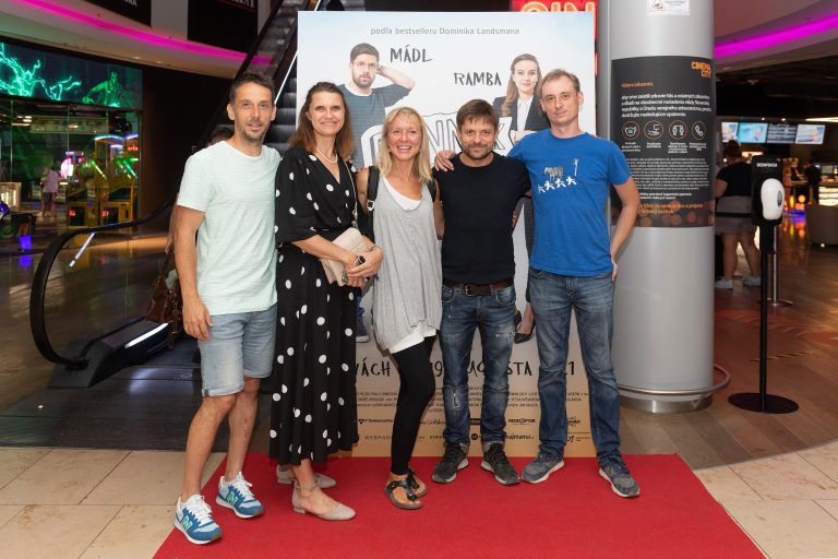 Premiéra filmu Denník moderného fotra © 2021 CinemArt