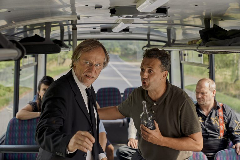 Karel Roden a Marián Čekovský vo filme Večierok © 2021 Continental Film