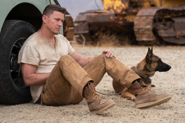 Channing Tatum vo filme Pes © 2022 Bontonfilm