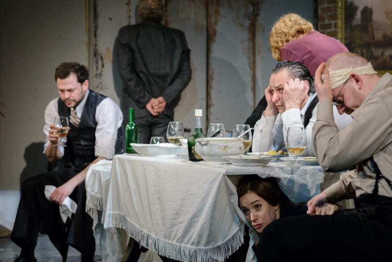 Alexander Bárta (Thomas Hauser), Jozef Vajda (Veliteľ), Ľuboš Kostelný (Maximilán Aue), Táňa Pauhofová (Helena) © SND