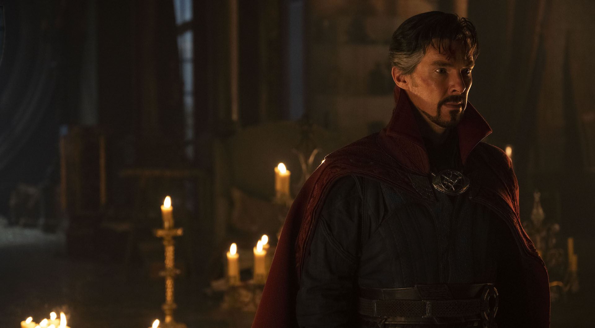 Benedict Cumberbatch (Dr. Stephen Strange) vo filme Doktor Strange v mnohovesmíre šialenstva © Marvel Studios 2022