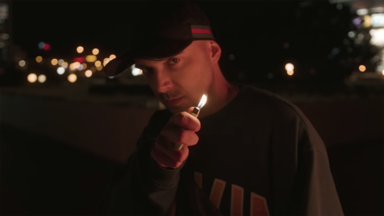Frayer Flexking a Radikal Chef ti ukážu poriadny battle v skladby „Dark“!