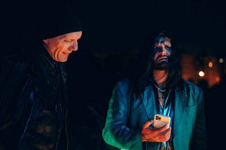 Tvorcovia novej slovenskej čiernej komédie&nbsp;Invalid&nbsp;predstavujú&nbsp;trailer a plagát.