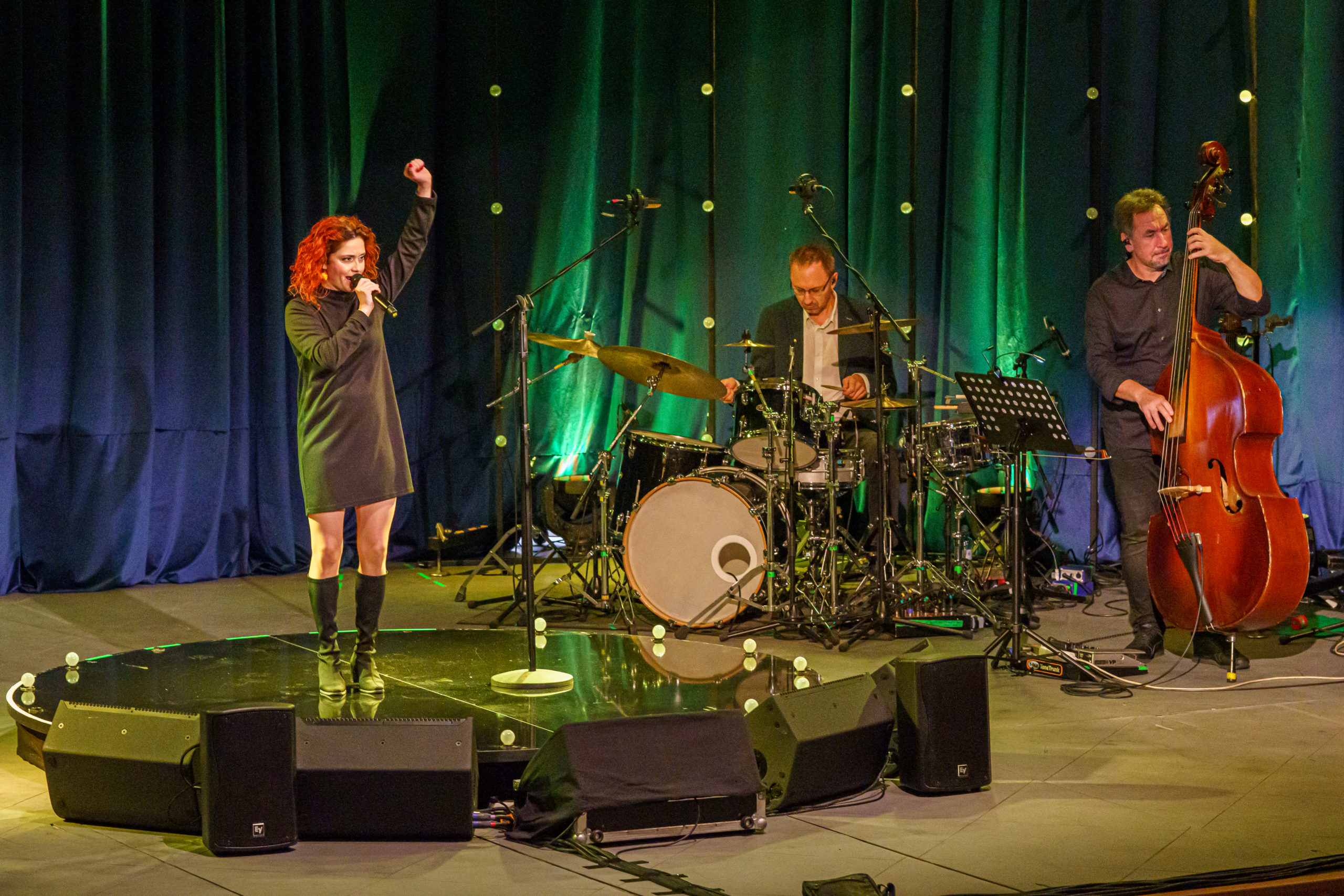 Najkrajšie piesne Hany Hegerovej miera na východ!