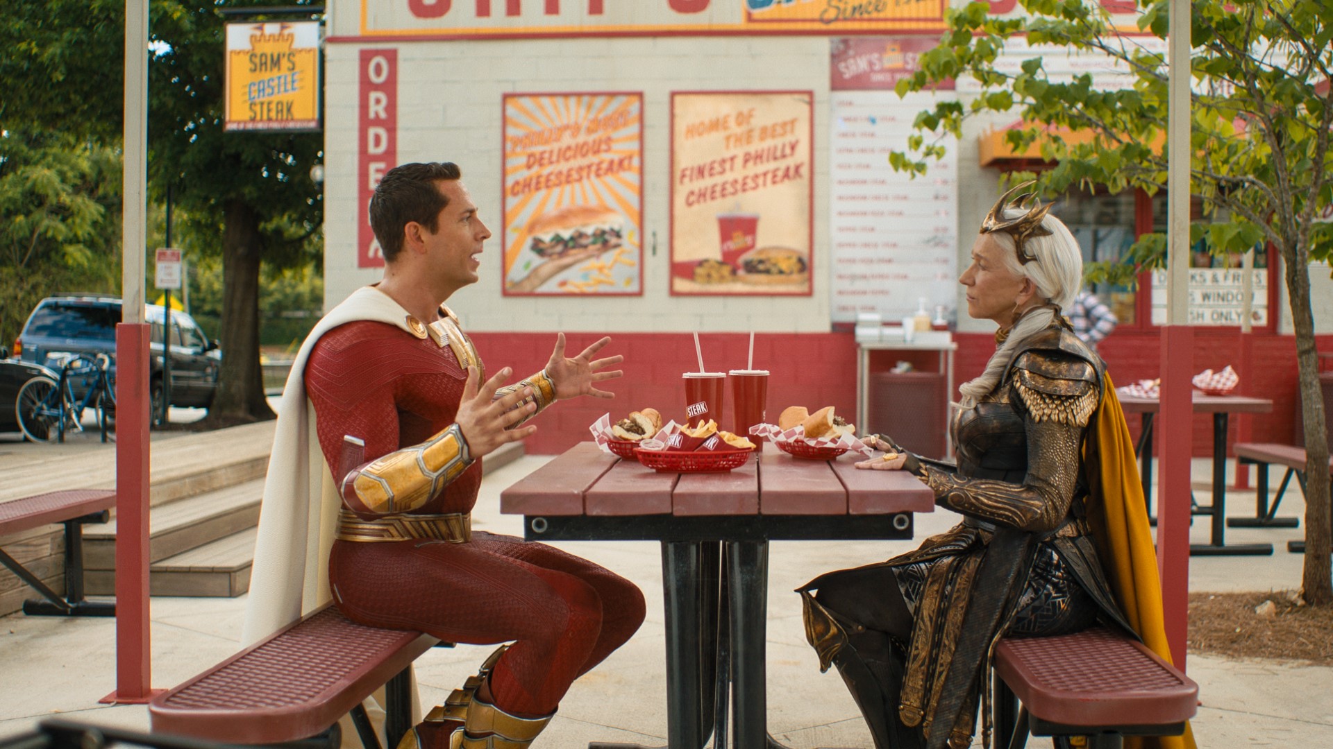 Superhrdina proti drakovi aj jednorožcom? Na plátna kín prišiel film SHAZAM! Hnev bohov