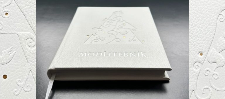 Unikátny Modlitebník a k nemu zlatý prívesok ako darček