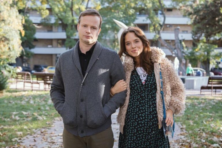 Jedna milosrdná lož a Kryštof Hádek s Kristínou Svarinskou v tom budú lietať