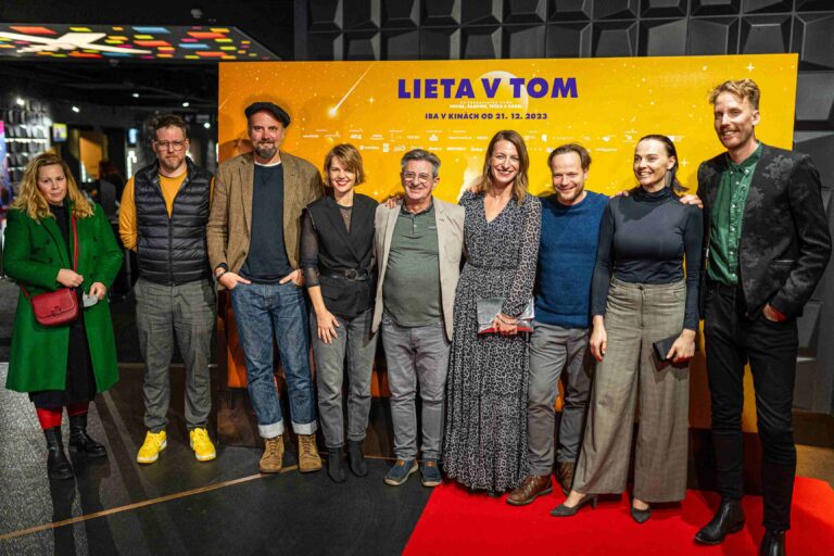 Kryštof Hádek, Anna Polívková, Miro Noga a ďalší predstavili divákom komédiu Lieta v tom
