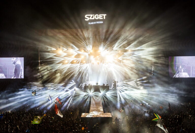 Kylie Minogue na Szigete