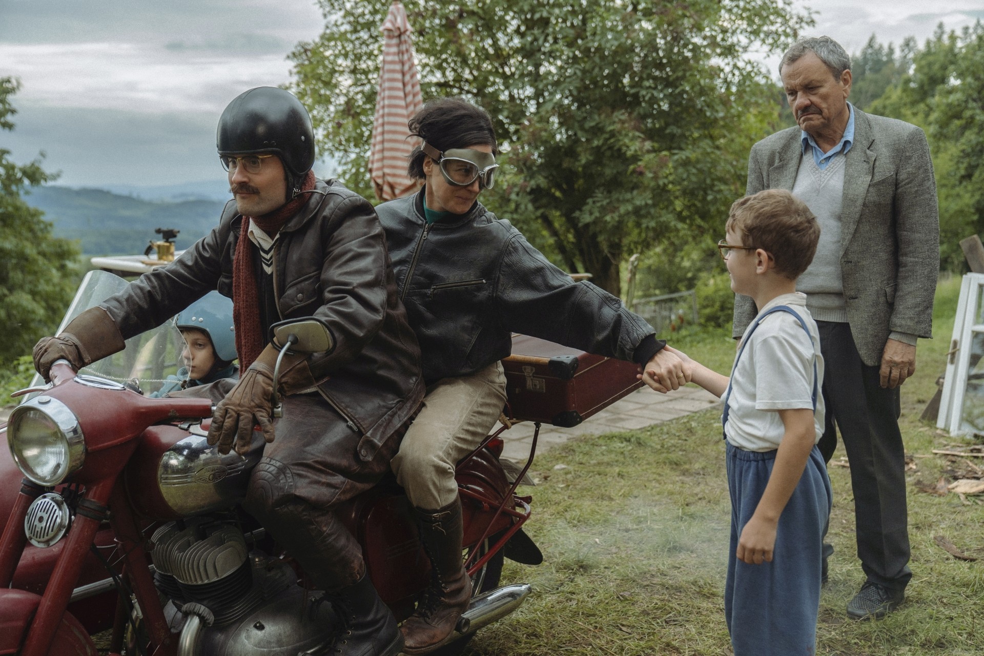 Mimoriadne láskavý a trpko realistický film Koniec sveta sa predstavuje v traileri