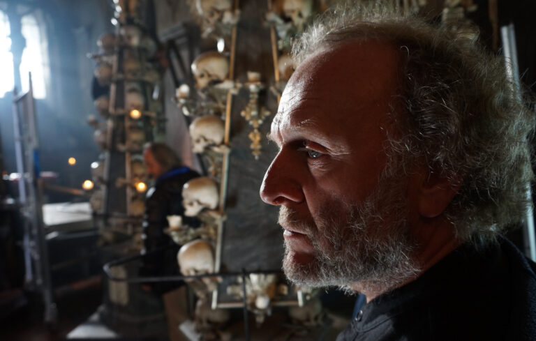 Dokumentárny film Tajomstvo smrti práve teraz v kinách odhaľuje, čo sa môže diať po živote