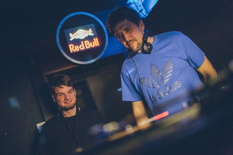 Kraak & Smaak so živou kapelou aj s afterpárty na Danube Music Day v MMC