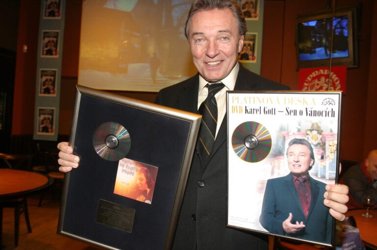 Vychádza trojalbum vianočných piesní Karla Gotta Snění o Vánocích 