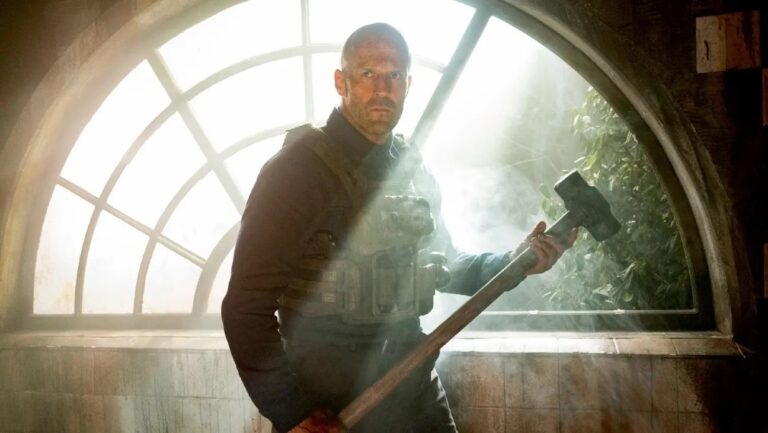 O mesiac pôjde v kinách Jason Statham po krku zločincom vo filme Working Man 