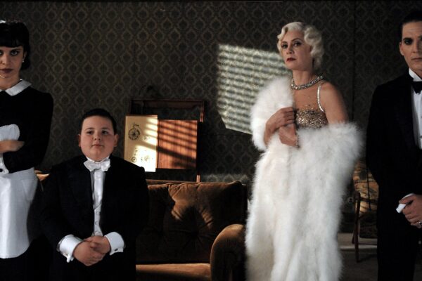 Taliansky režisér Ferzan Ozpetek ponúka ponor do pestrofarebného sveta, kde víťazí láska v tých najrôznejších podobách