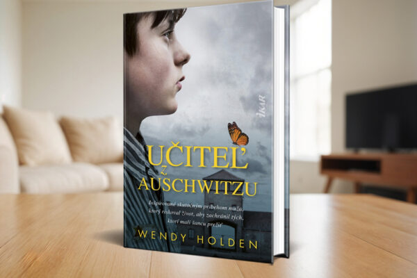 Skutočný príbeh muža, ktorý učil v tieni smrti. Učiteľ z Auschwitzu