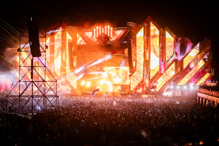 Nové desaťročie Beats for Love je tu. 11. ročník festivalu odštartoval horúčavami i úchvatnou energiou