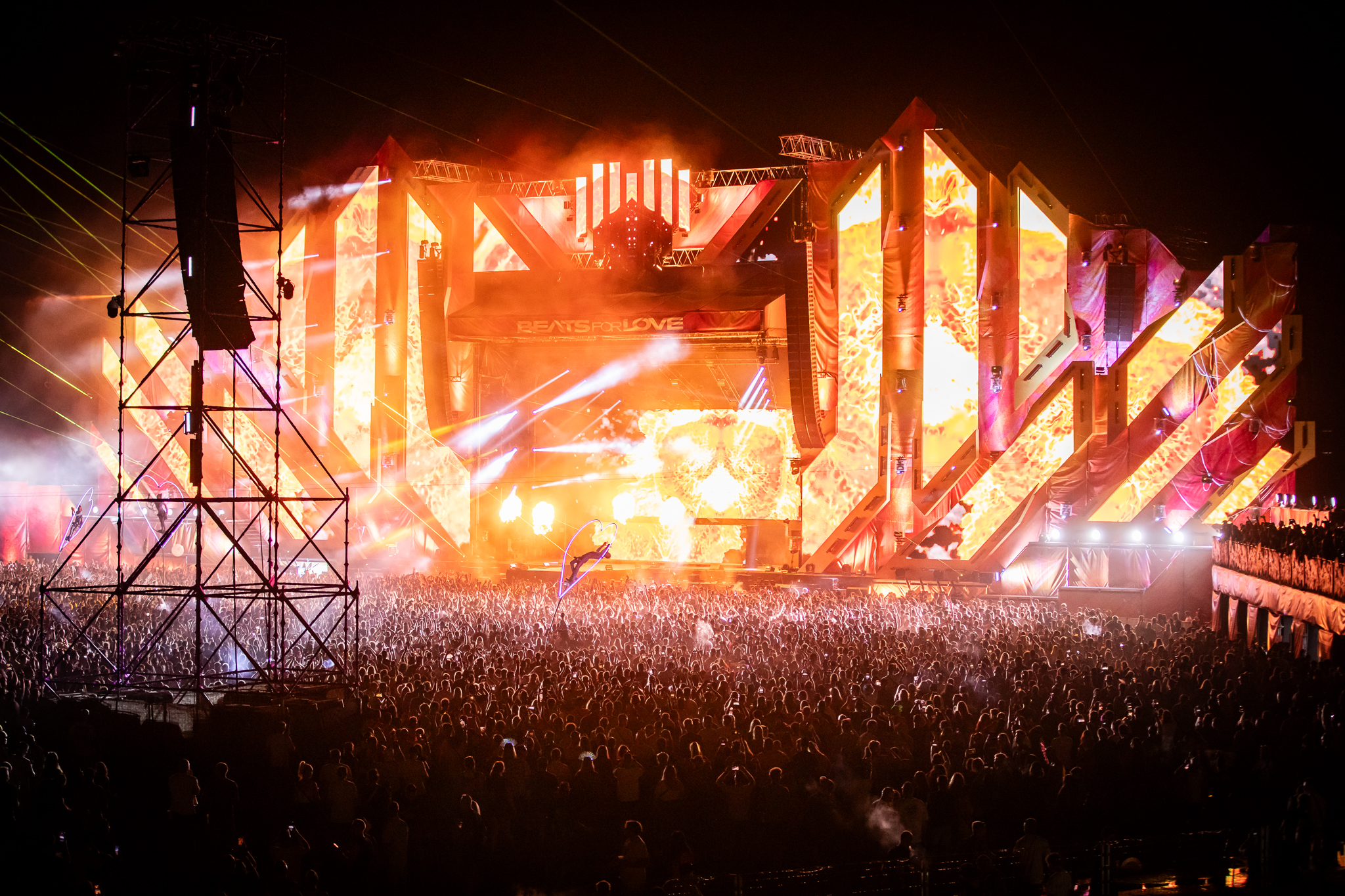 Nové desaťročie Beats for Love je tu. 11. ročník festivalu odštartoval horúčavami i úchvatnou energiou