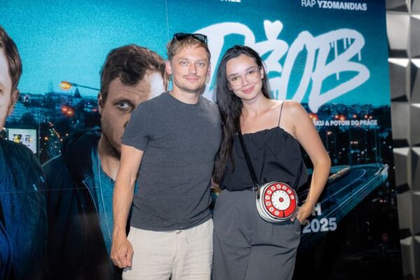 Džob od dnes v slovenských kinách: Známe tváre si užili slávnostnú premiéru