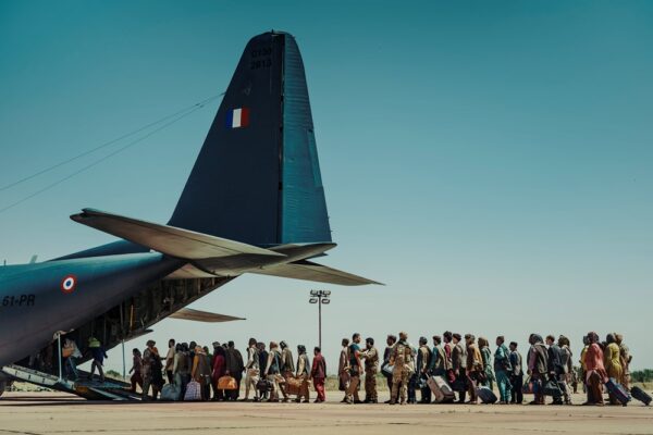 13 dní, 13 nocí prináša desivý pohľad na realitu vojenských misií