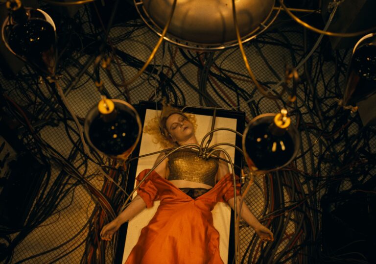 Prichádza nie obyčajná Nevesta!: Trailer hlási návrat Frankensteina, lásku aj rebéliu