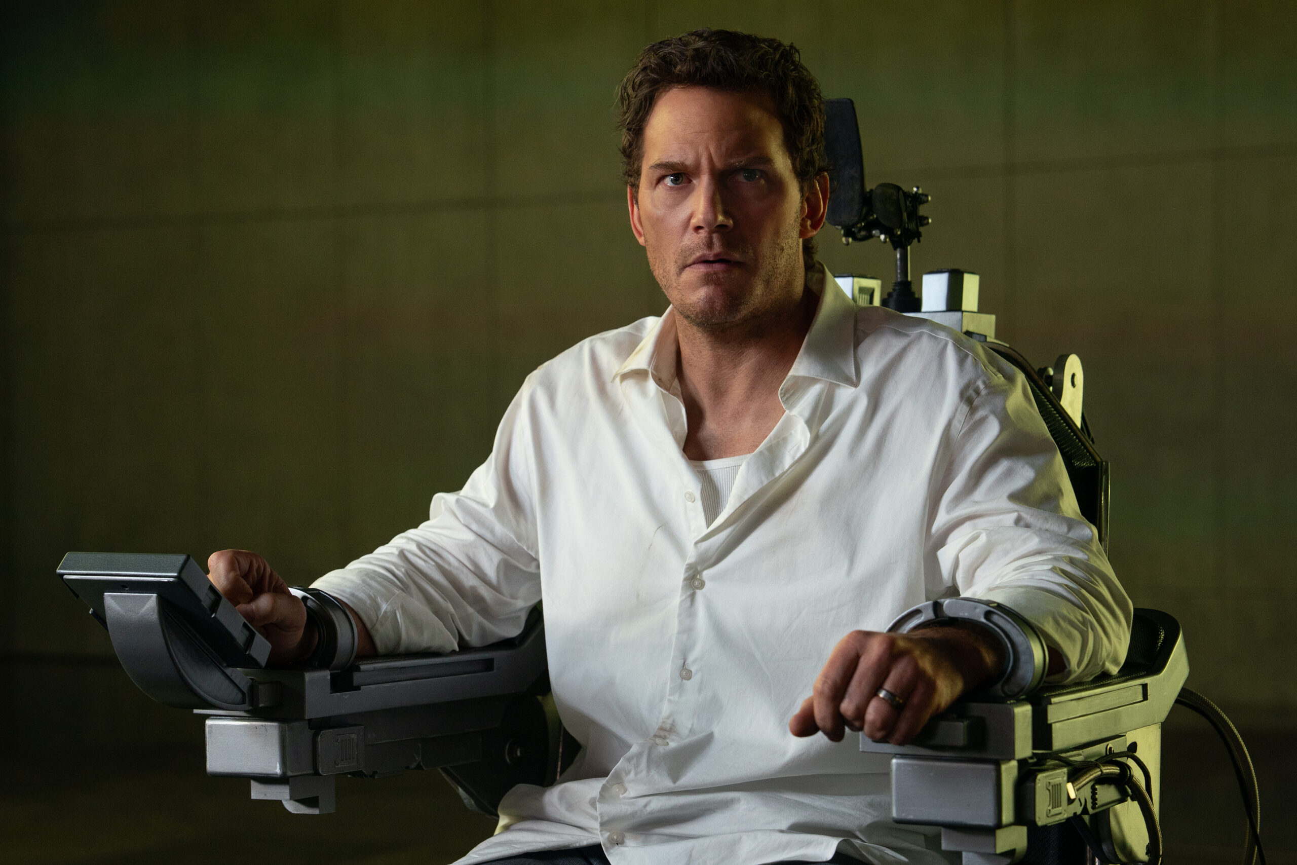 Chris Pratt stars as Chris Raven in MERCY, from Amazon MGM Studios.Photo credit: Justin Lubin© 2025 Amazon Content Services LLC. All Rights Reserved.