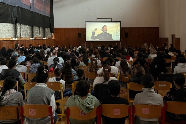 Film Štúr má za sebou špeciálne premietanie v škole na Luníku IX v Košiciach: Dojatí tvorcovia skladajú poctu deťom