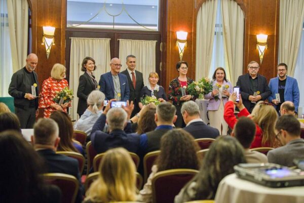 Ocenili najpredávanejších slovenských autorov. Zlaté a Platinové knihy aj Zlaté pero poznajú svojich víťazov