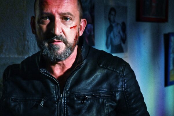 Hovoria mi Lars: Do kín prichádza kriminálka z Prahy plná cynizmu a drsného humoru