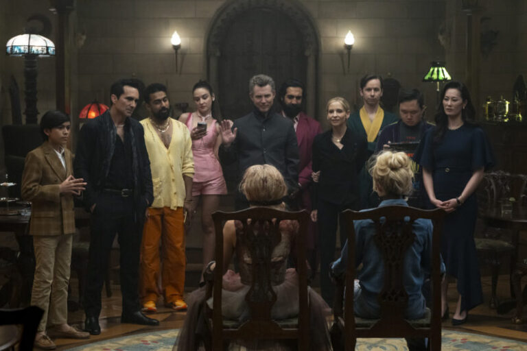 From L to R: Juan Pablo Romero, Nestor Carbonell, Varun Saranga, Maša Lizdek, Shawn Hatosy, Samara Weaving, Nadeem Umar-Khitab, Sarah Michelle Gellar, Daniel Beirne, Kathryn Newton, Antony Hall, and Olivia Cheng in READY OR NOT 2: HERE I COME. Photo by Searchlight Pictures/Pief Weyman, Courtesy of Searchlight Pictures. © 2025 Searchlight Pictures. All Rights Reserved.