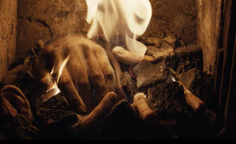 Dusivá atmosféra a miznúci ľudia: Temná snímka Viktoriánske psycho odhalila prvé ukážky