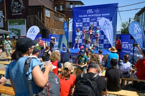 Horúčava preverila organizátorov aj bežcov. Historická premiéra Rajec RunTour Slovensko dopadla na jednotku