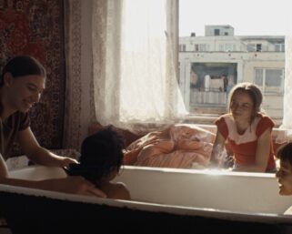 Tvorcovia zverejnili trailer filmu Prameň. Publikum si ho môže pozrieť práve v dňoch, keď súťaží v Karlových Varoch
