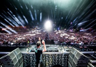 Priletel, ovládol, odletel. Elitný Dimitri Vegas za pár hodín v Česku pobláznil Beats for Love