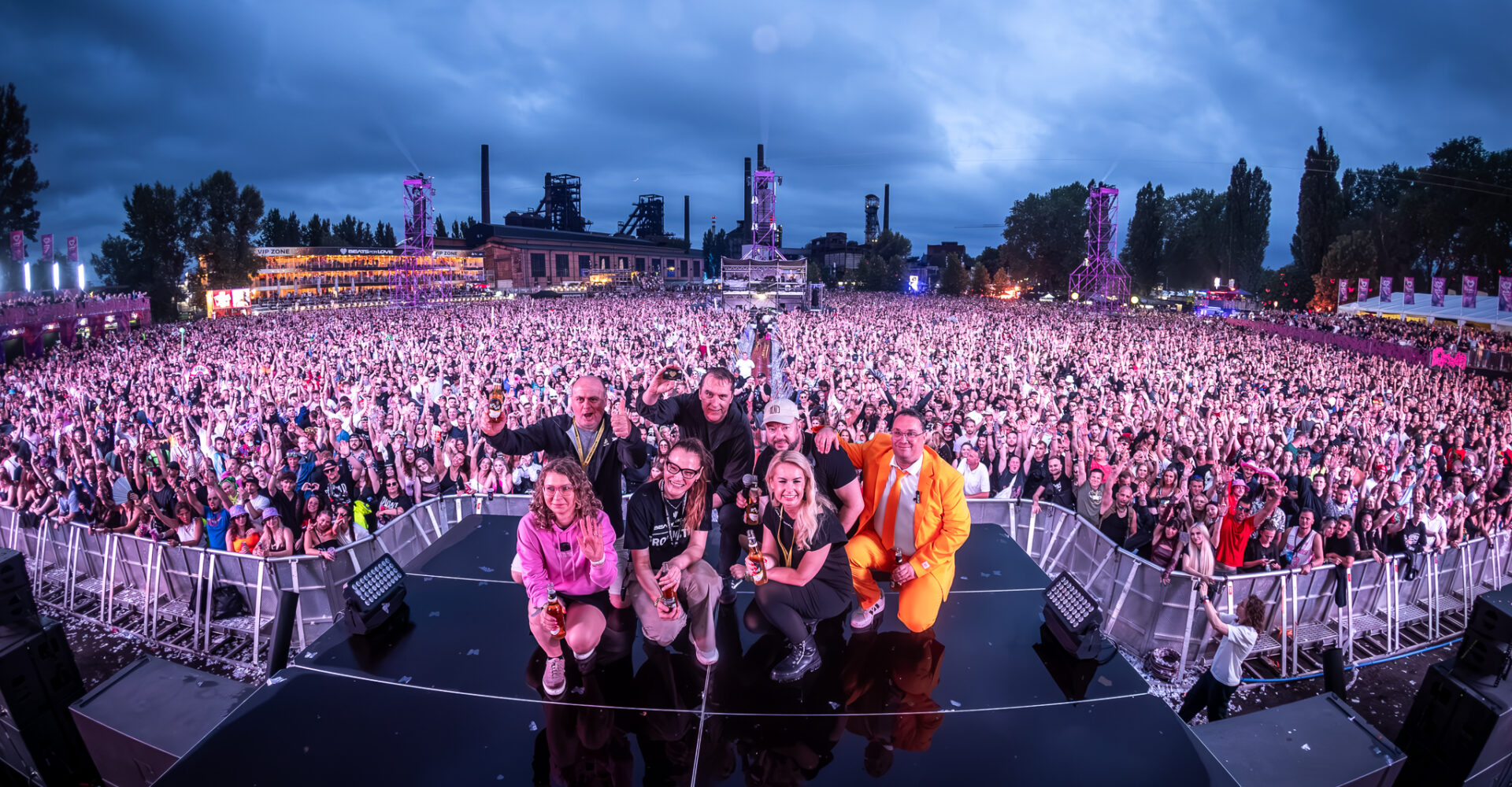 Počasie dalo festivalu voľno, návštevníci nie. Druhý deň Beats for Love rozprúdili Marshmello aj DJka v balóne